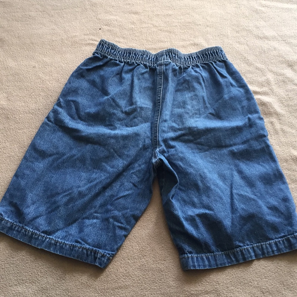 Shorts - Picture 3 of 4